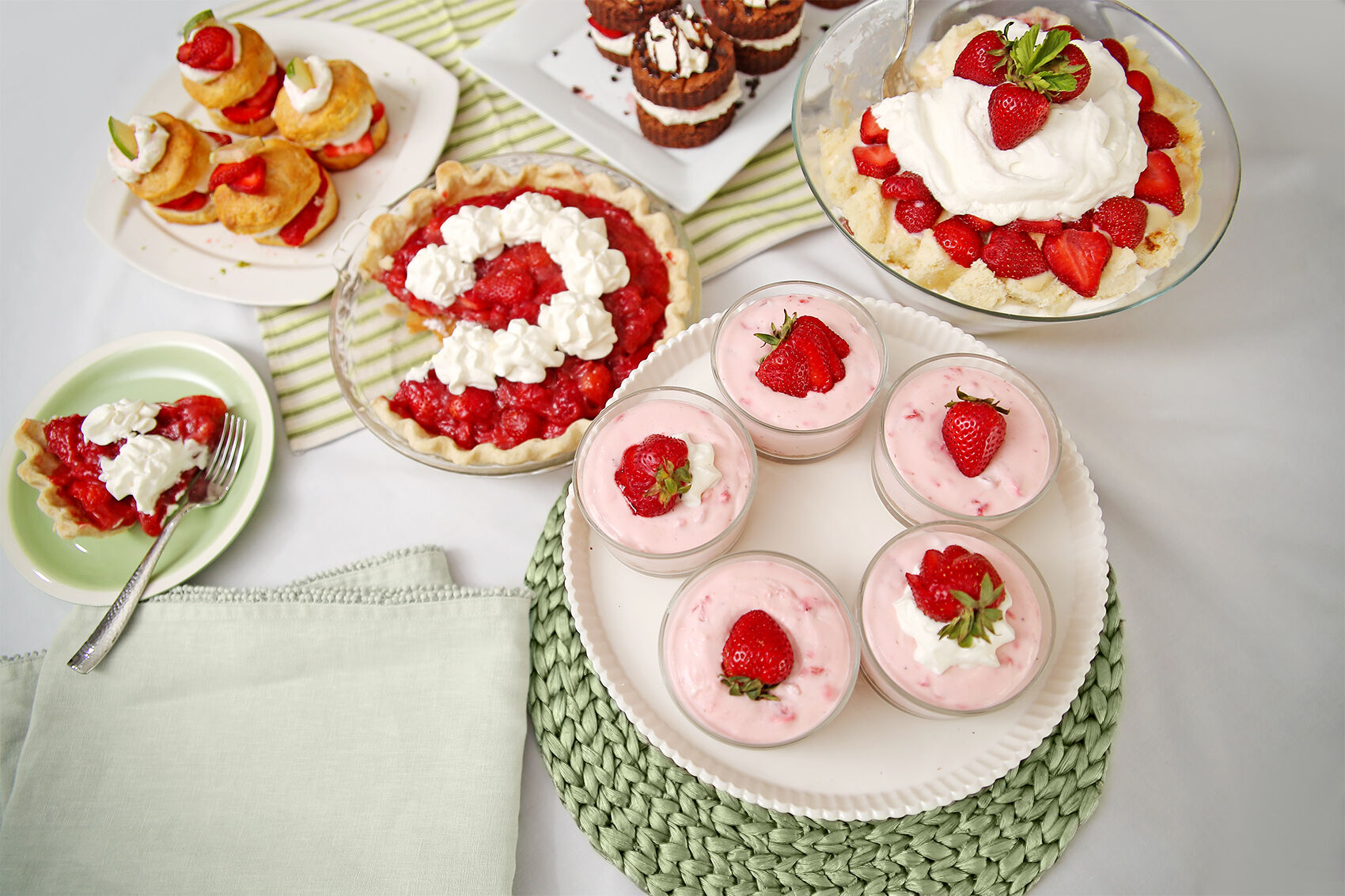 Strawberry Recipes 042121 5334 WEB.jpg